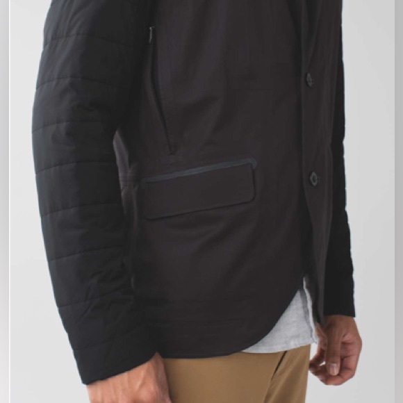 Lululemon Men’s Outer Blazer, black, with lightweight quilted sleeves - Picture 3 of 10
